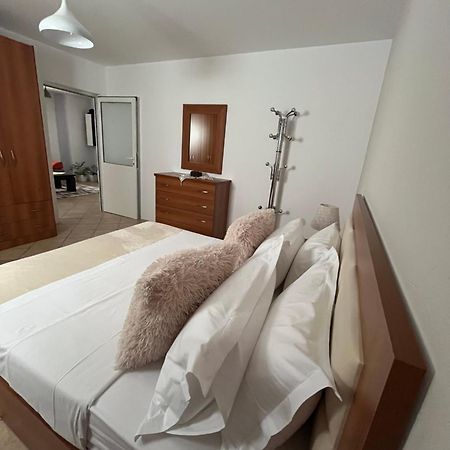 Iljazi'S Apartaments Vlorë Екстериор снимка