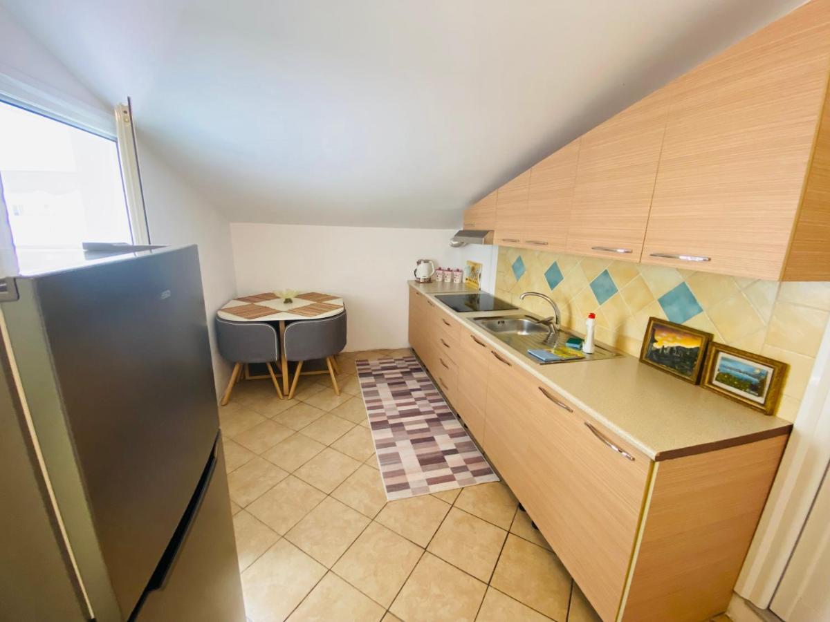 Iljazi'S Apartaments Vlorë Екстериор снимка