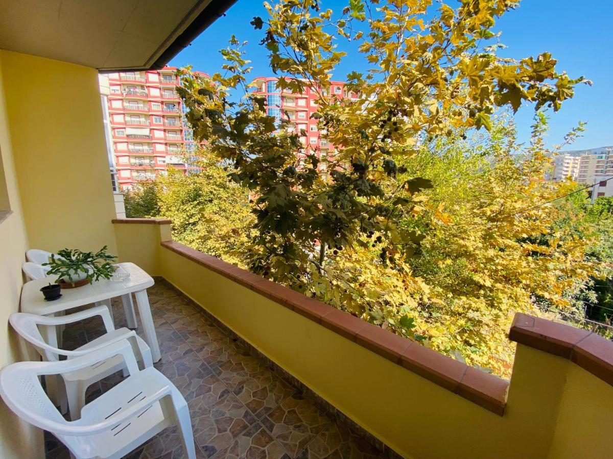 Iljazi'S Apartaments Vlorë Екстериор снимка