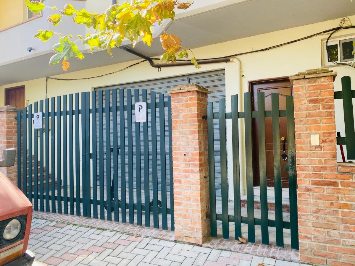 Iljazi'S Apartaments Vlorë Екстериор снимка
