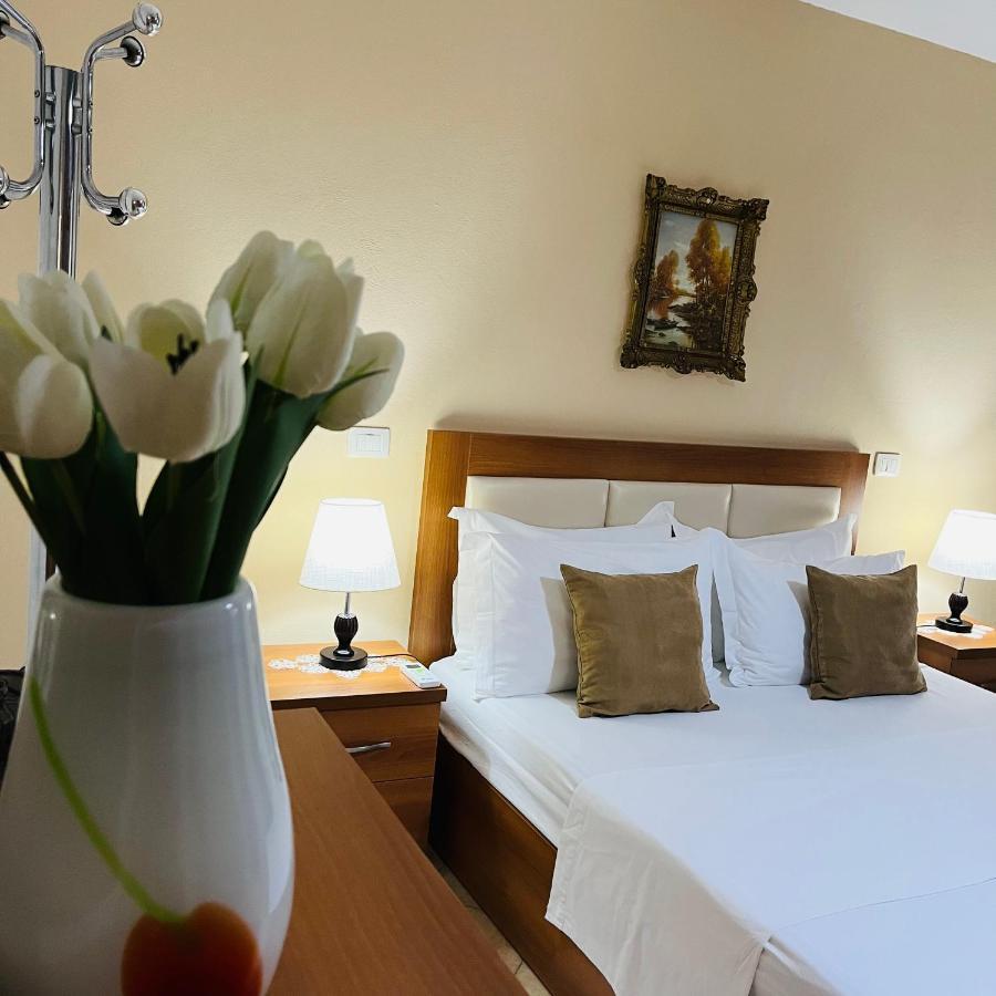 Iljazi'S Apartaments Vlorë Екстериор снимка