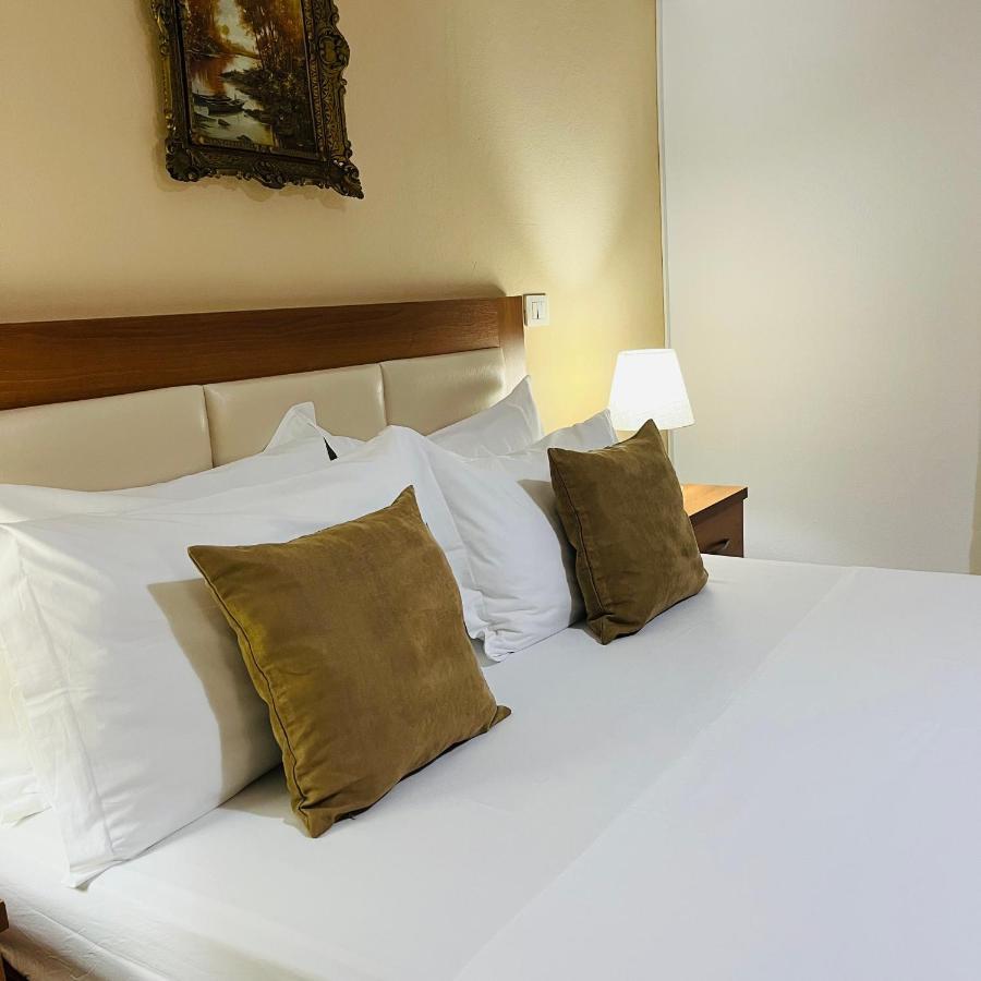 Iljazi'S Apartaments Vlorë Екстериор снимка