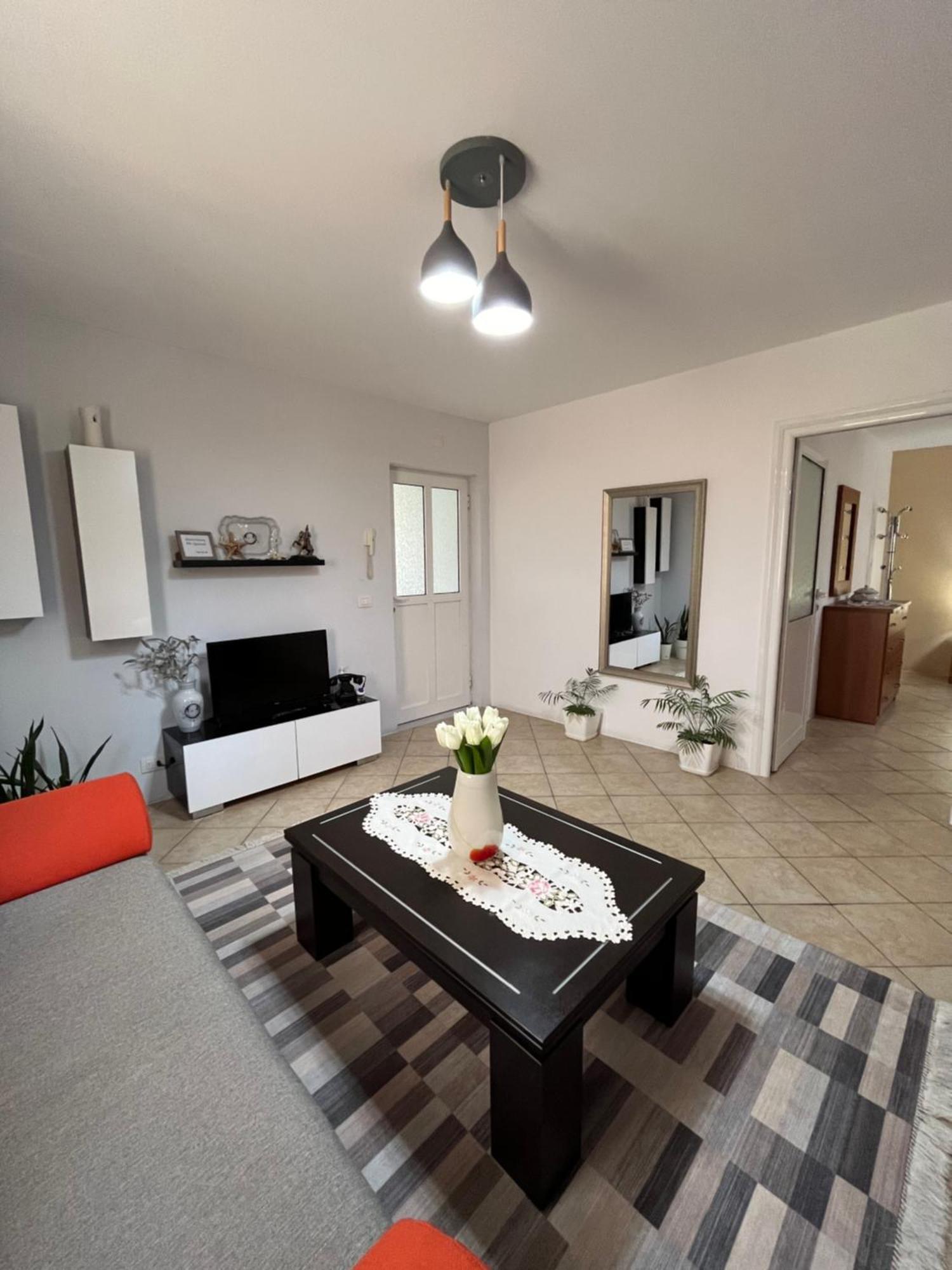 Iljazi'S Apartaments Vlorë Екстериор снимка