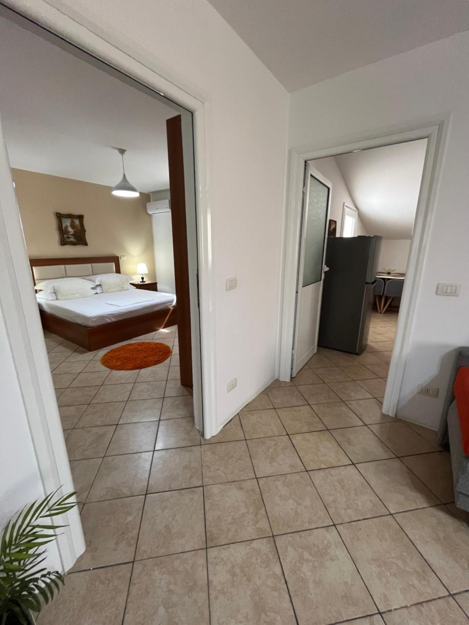 Iljazi'S Apartaments Vlorë Екстериор снимка