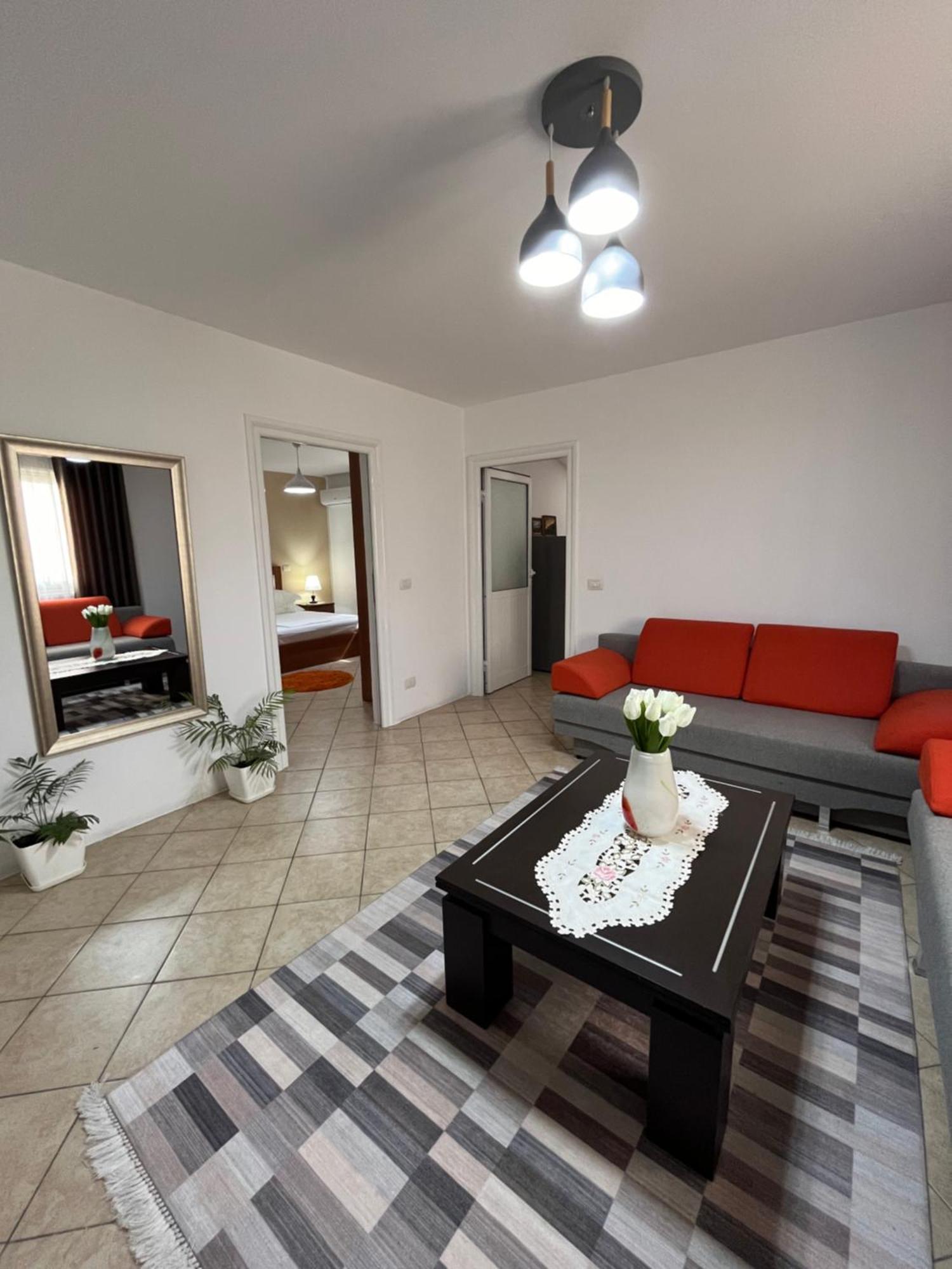 Iljazi'S Apartaments Vlorë Екстериор снимка