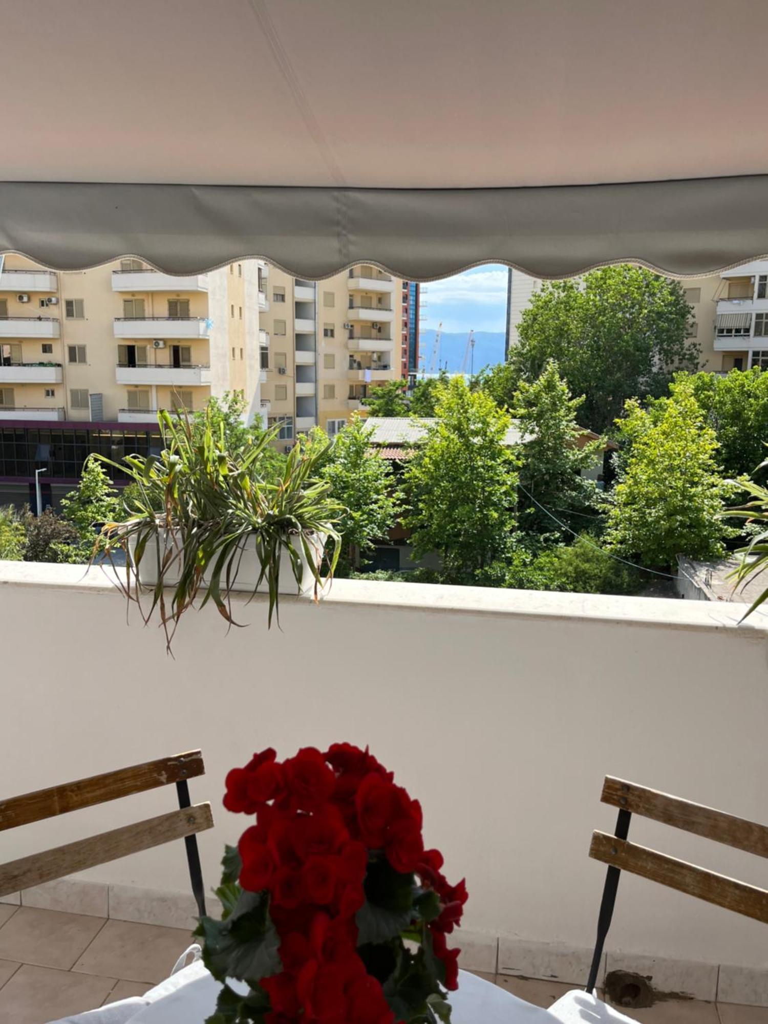 Iljazi'S Apartaments Vlorë Екстериор снимка