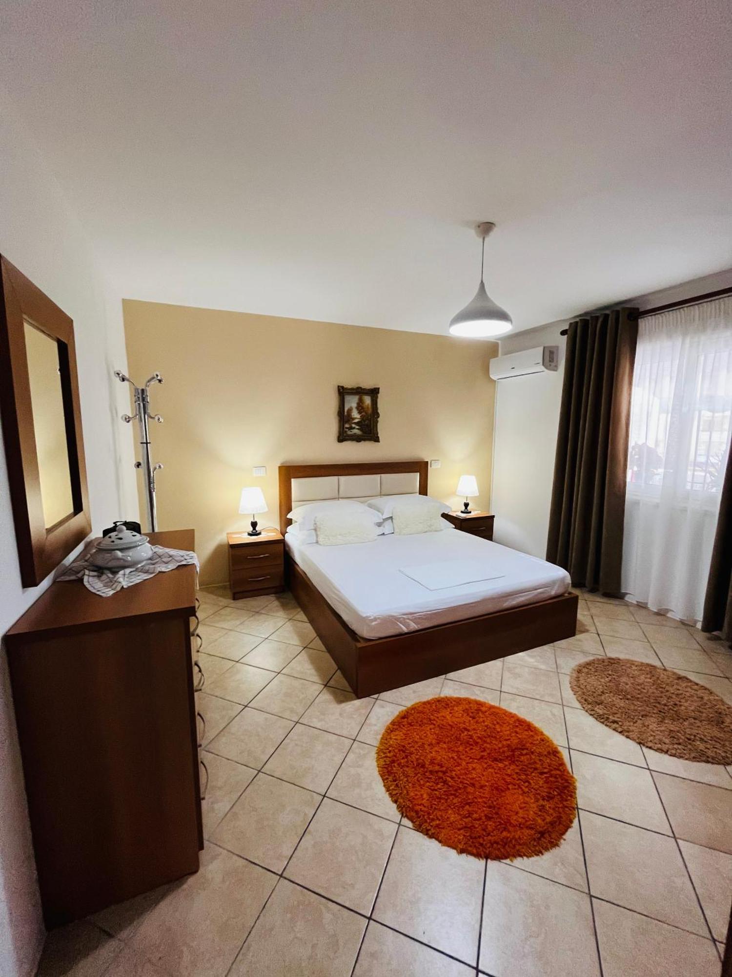 Iljazi'S Apartaments Vlorë Екстериор снимка