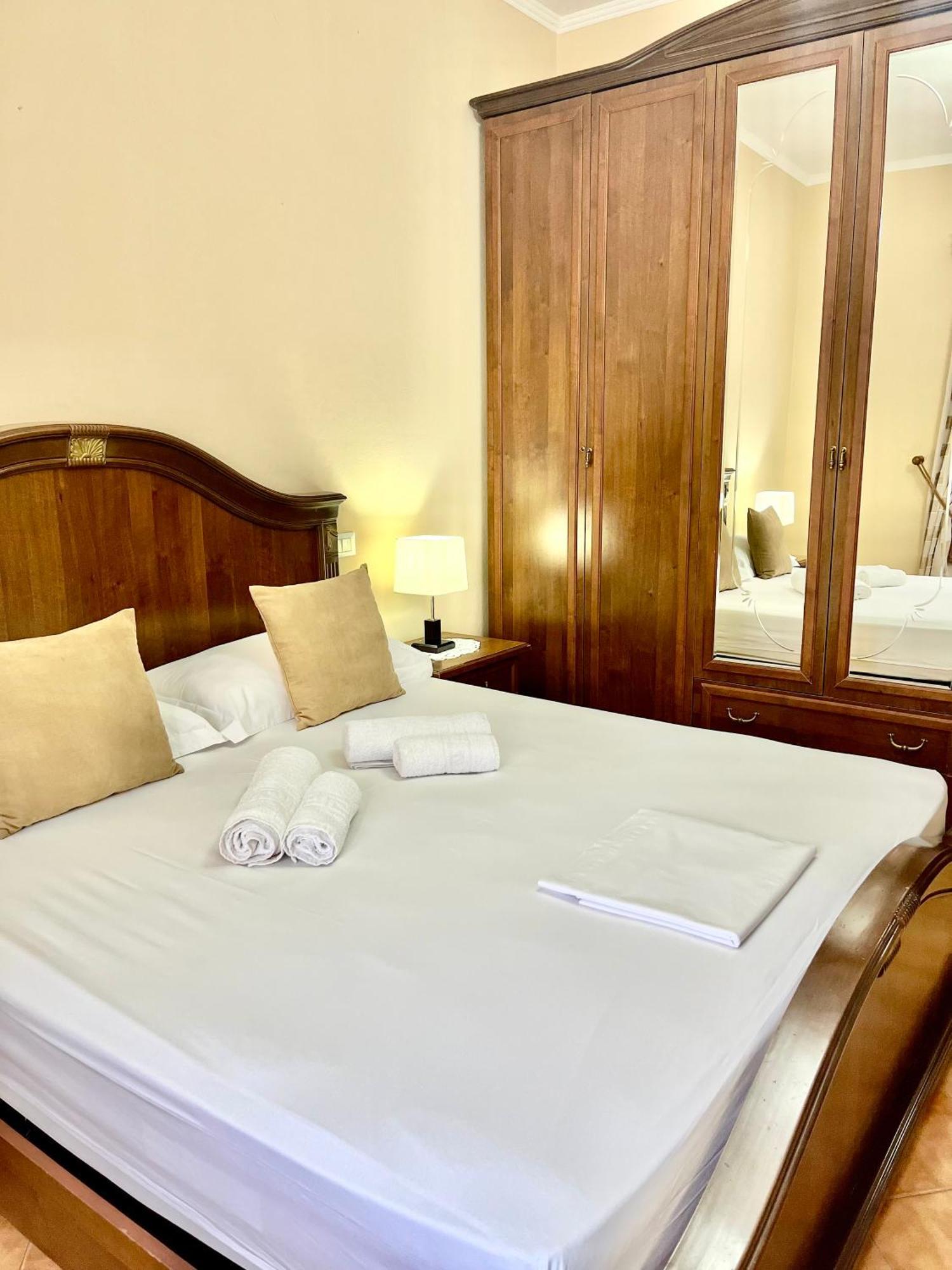 Iljazi'S Apartaments Vlorë Екстериор снимка