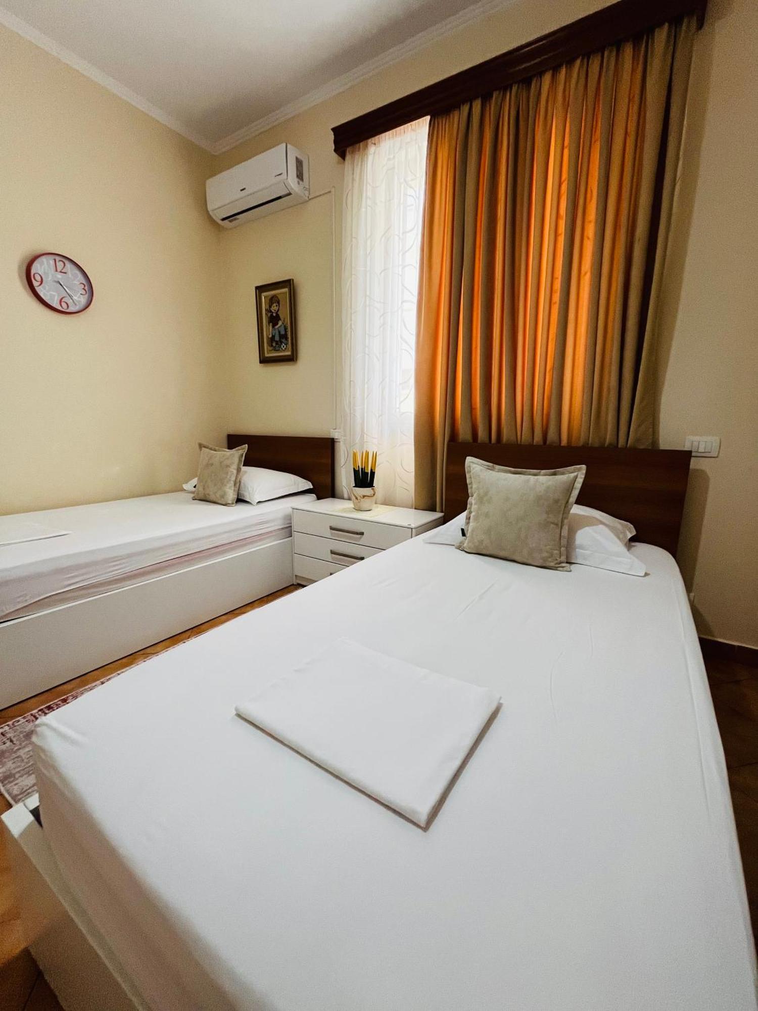 Iljazi'S Apartaments Vlorë Екстериор снимка
