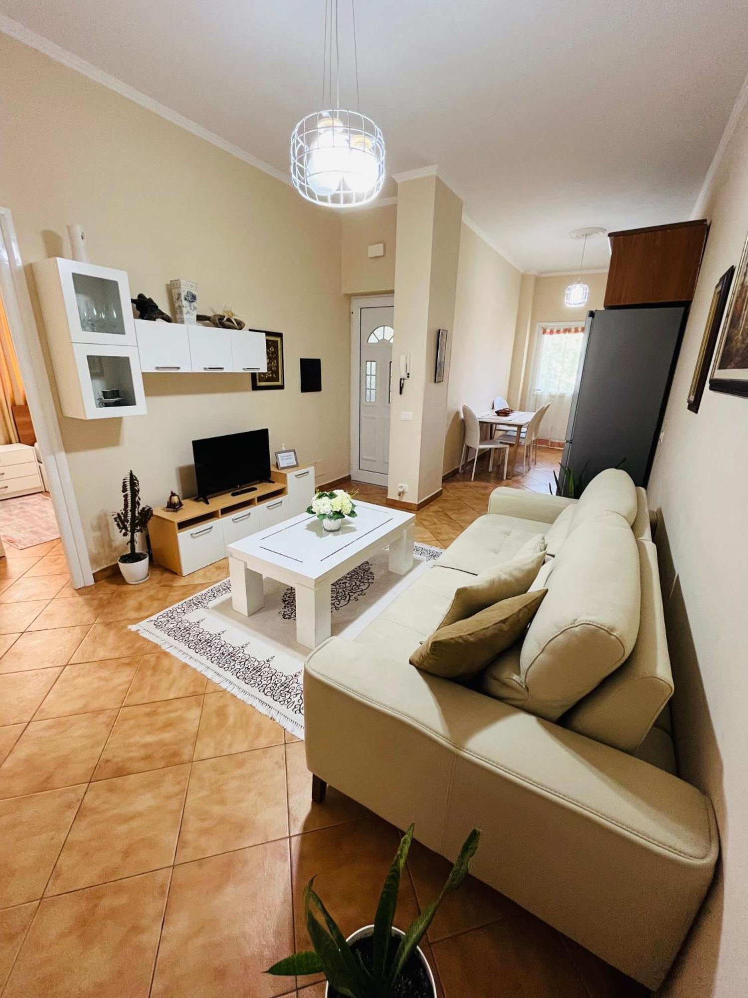 Iljazi'S Apartaments Vlorë Екстериор снимка