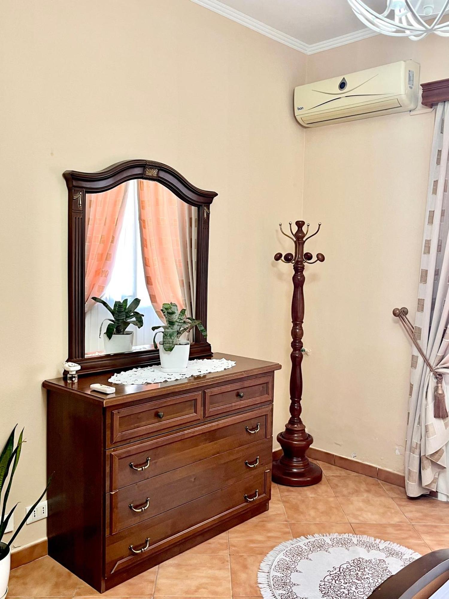 Iljazi'S Apartaments Vlorë Екстериор снимка