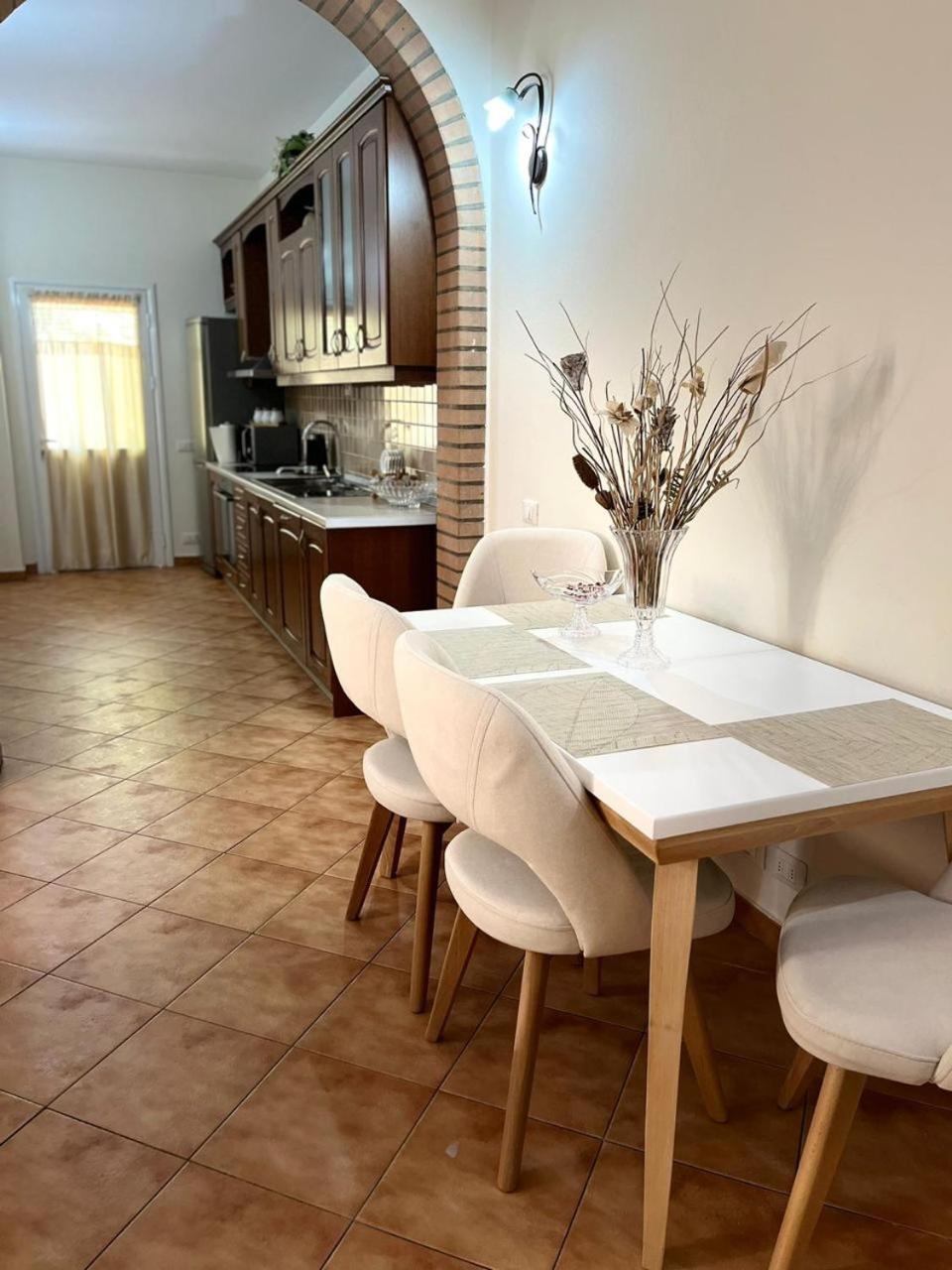 Iljazi'S Apartaments Vlorë Екстериор снимка