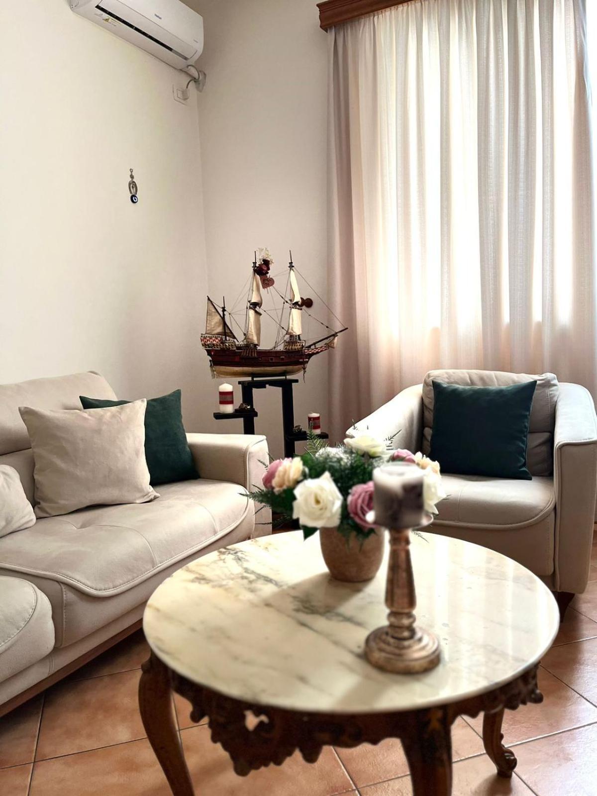 Iljazi'S Apartaments Vlorë Екстериор снимка