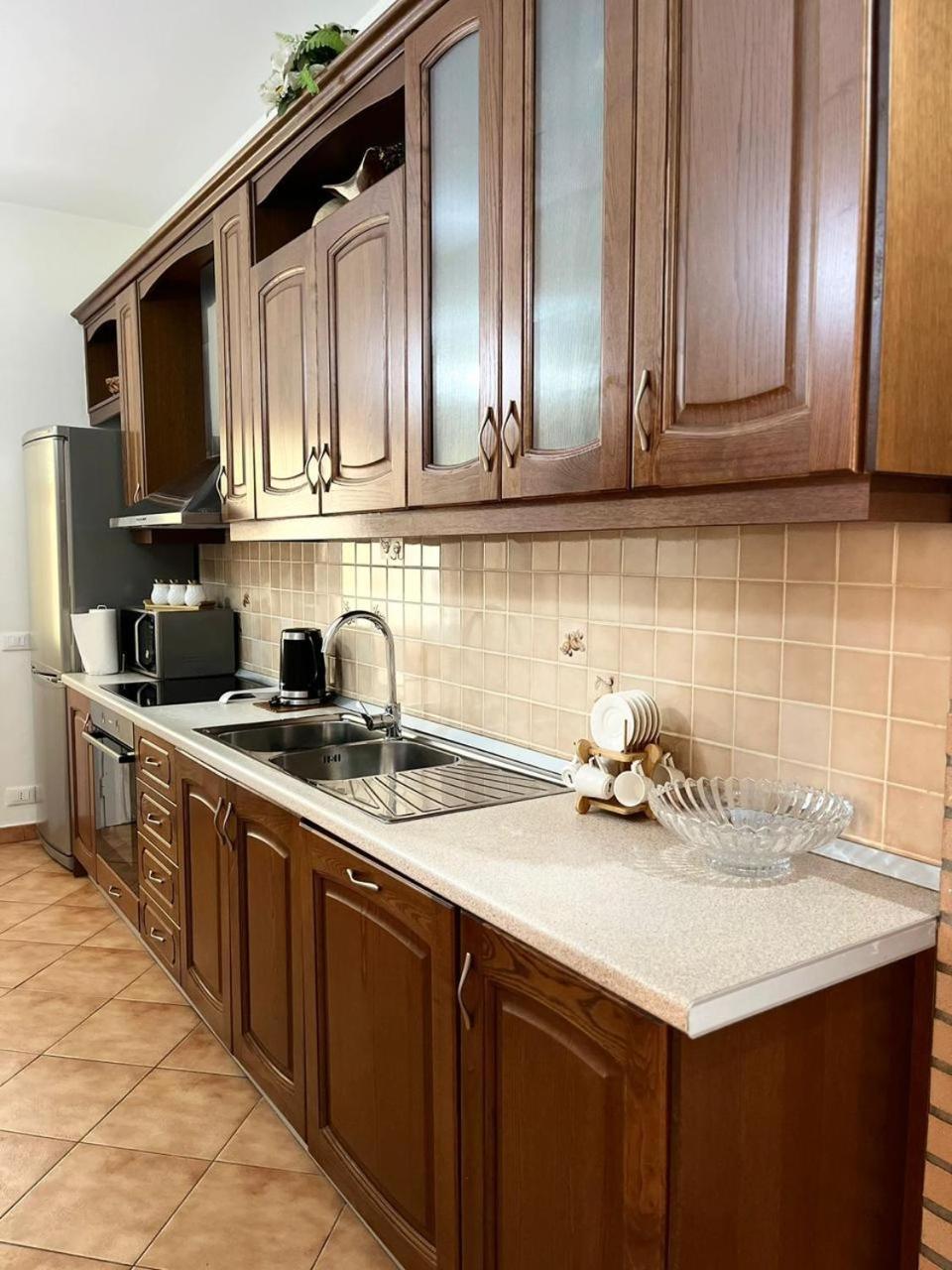 Iljazi'S Apartaments Vlorë Екстериор снимка