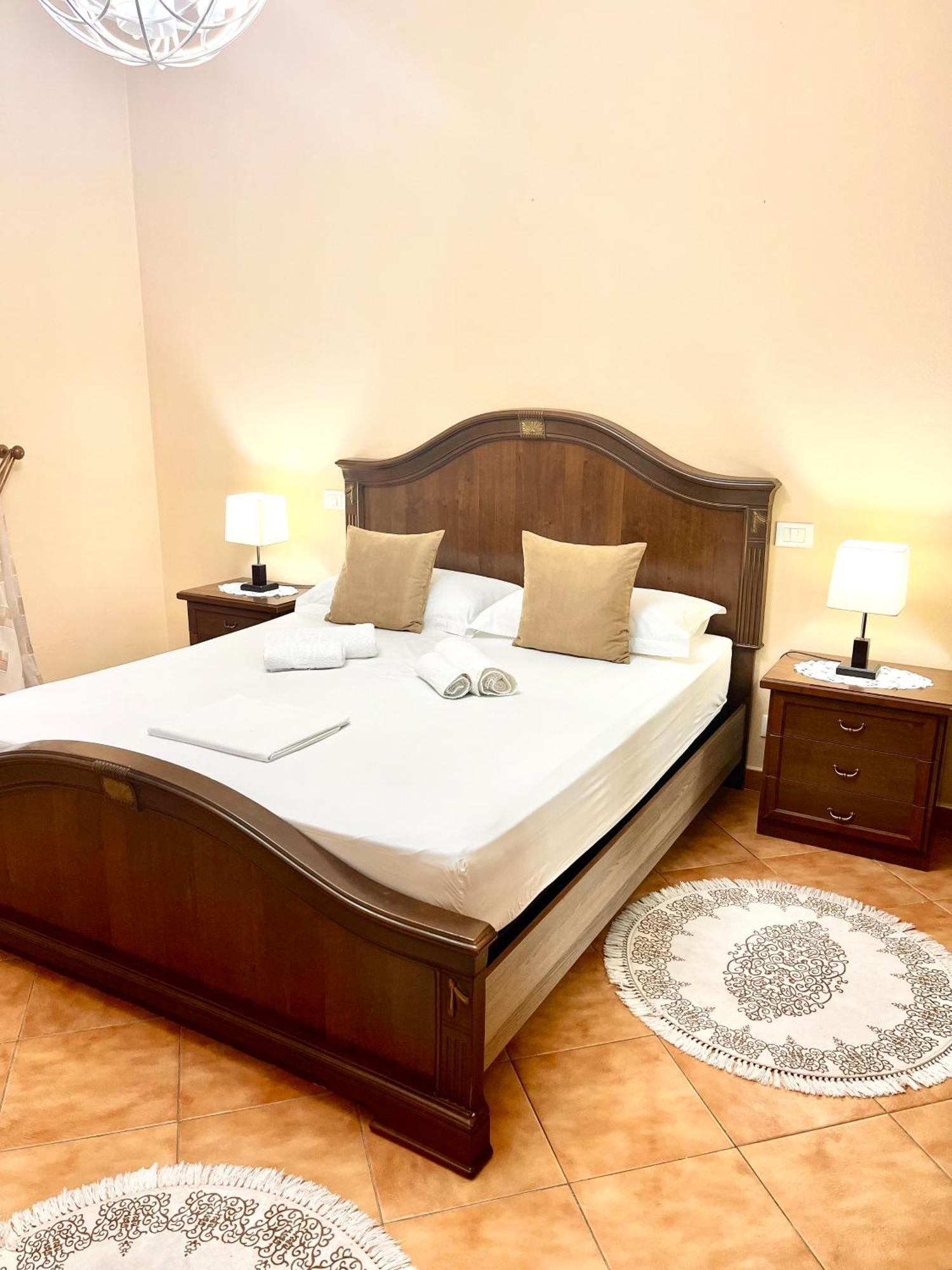 Iljazi'S Apartaments Vlorë Екстериор снимка